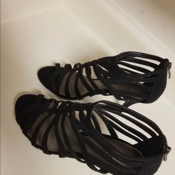 Kitten Coach Heels - Picture 4 of 8